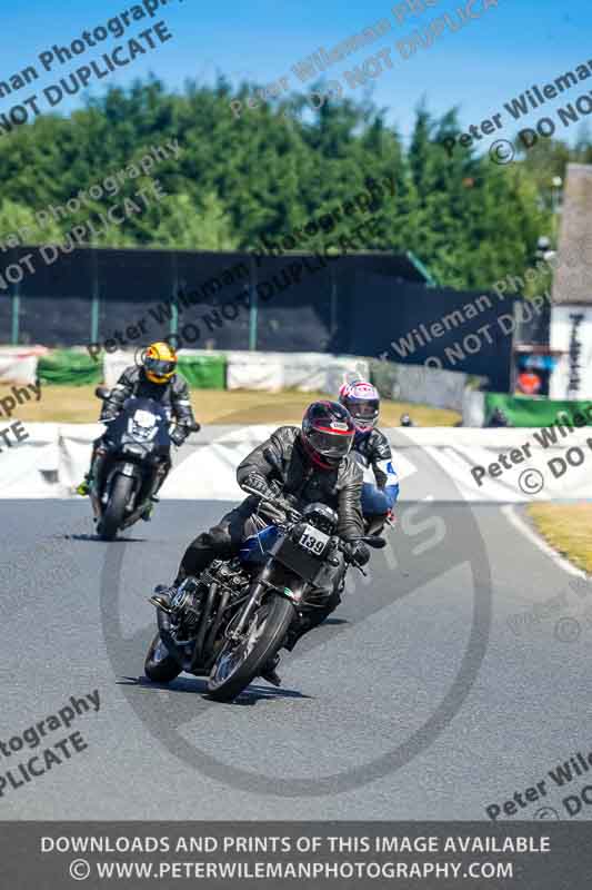 Vintage motorcycle club;eventdigitalimages;mallory park;mallory park trackday photographs;no limits trackdays;peter wileman photography;trackday digital images;trackday photos;vmcc festival 1000 bikes photographs